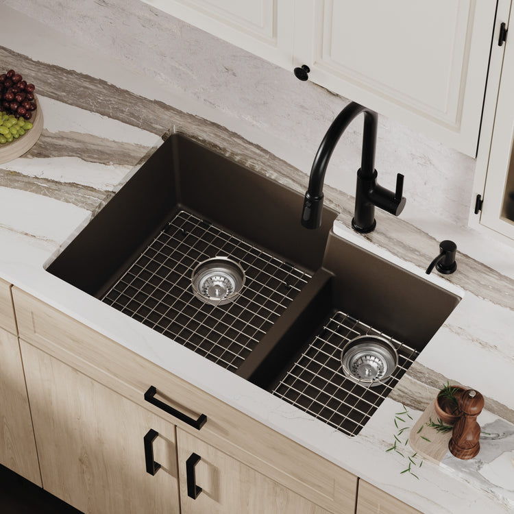 QU-811-BR-PK1 Main Lifestyle