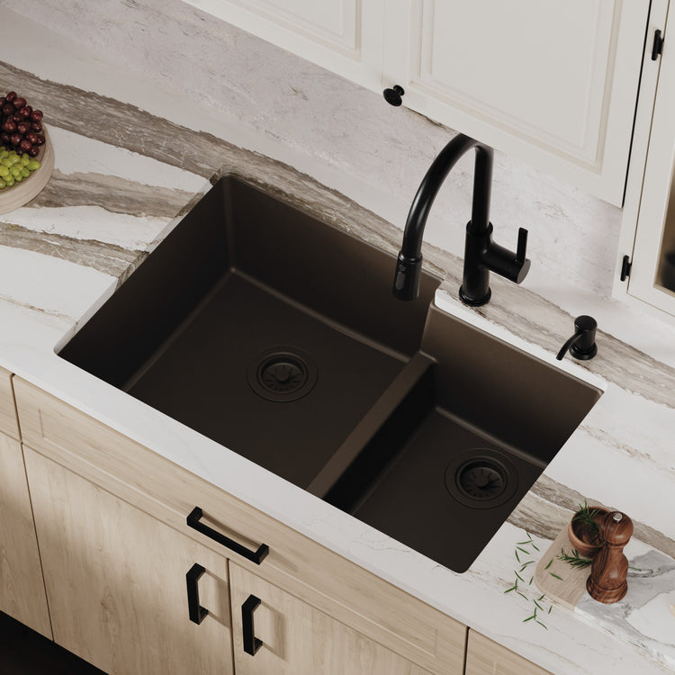 QU-811-BR Main Lifestyle
