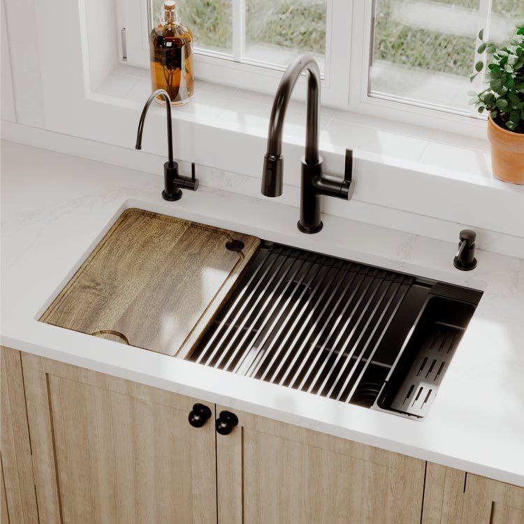 QUWS-880-BL-PK2 Main Lifestyle